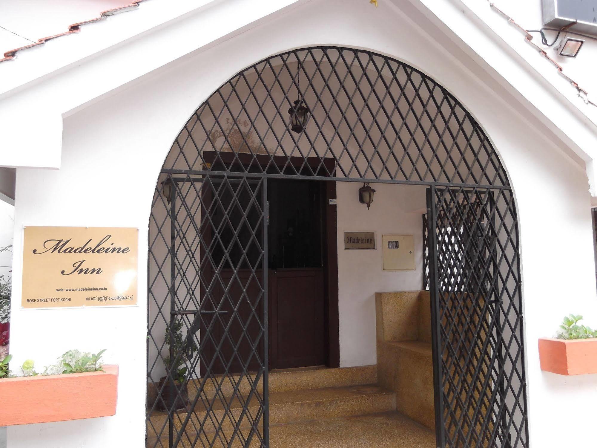 Madeleine Inn Kochi Buitenkant foto